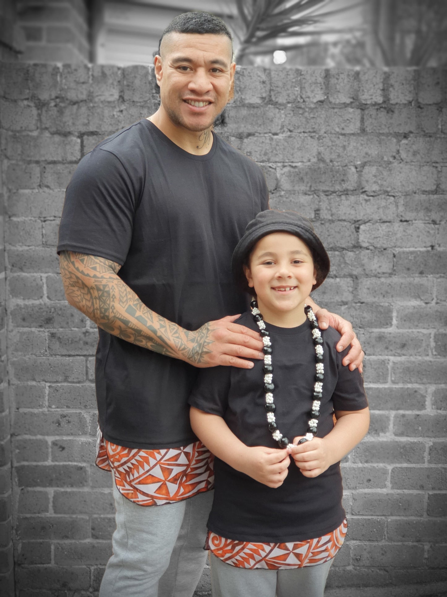 Daddy+Me matching drop hem tees©